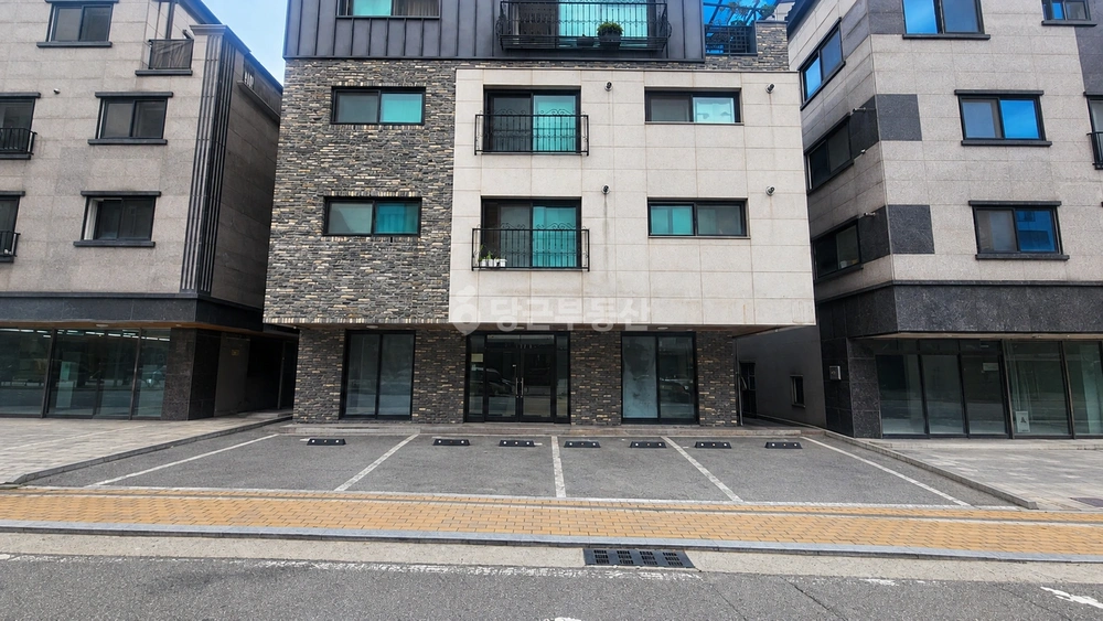 경기도 수원시 권선구 금곡동 상가 사진 1