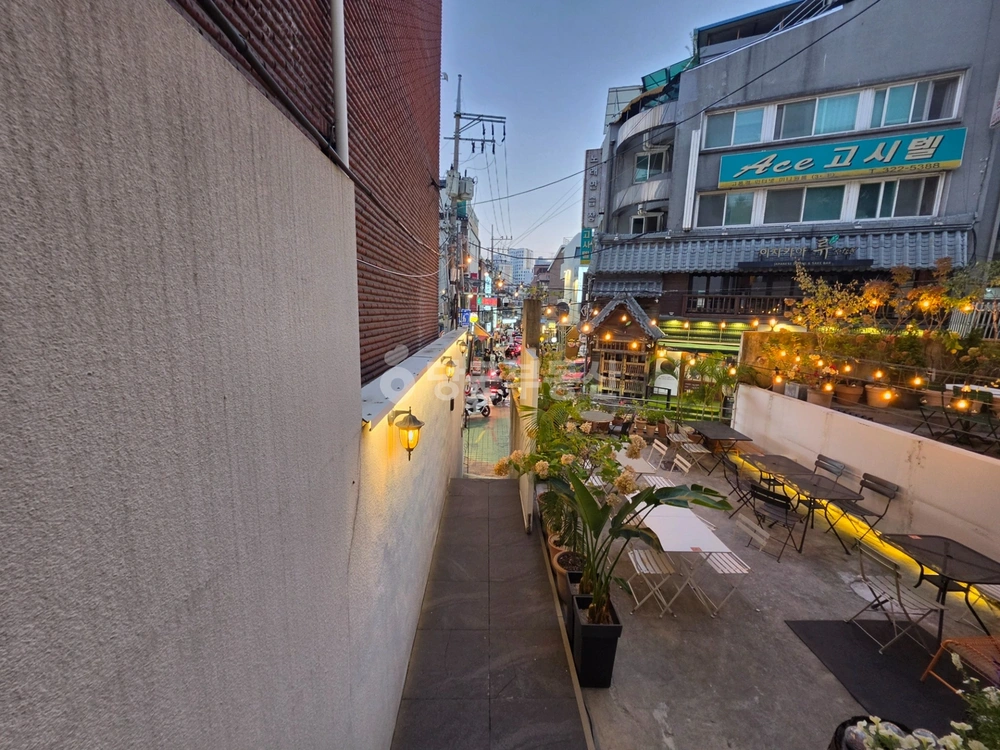 서울특별시 서대문구 창천동 상가 사진 1