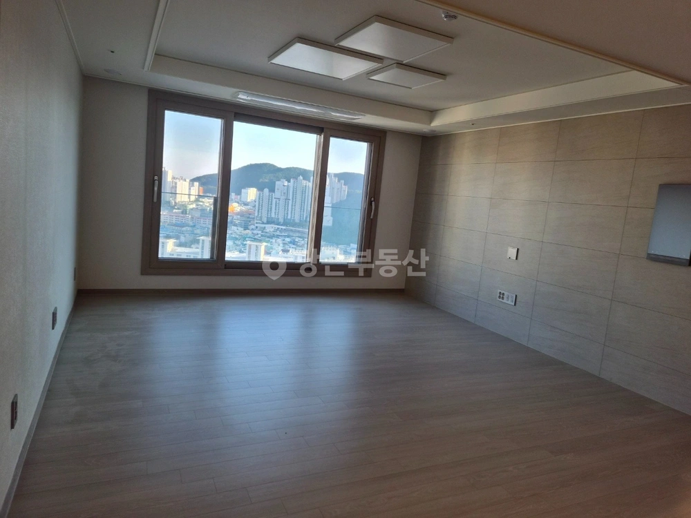 부산광역시 사하구 장림동 아파트 사진 1