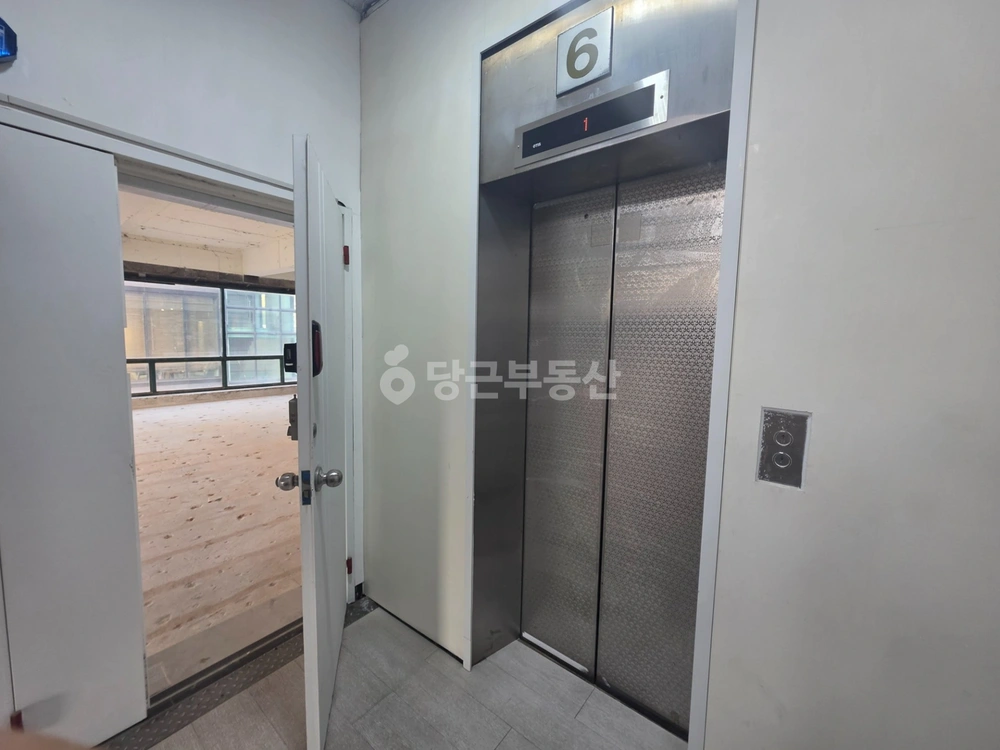 서울특별시 서대문구 창천동 상가 사진 1