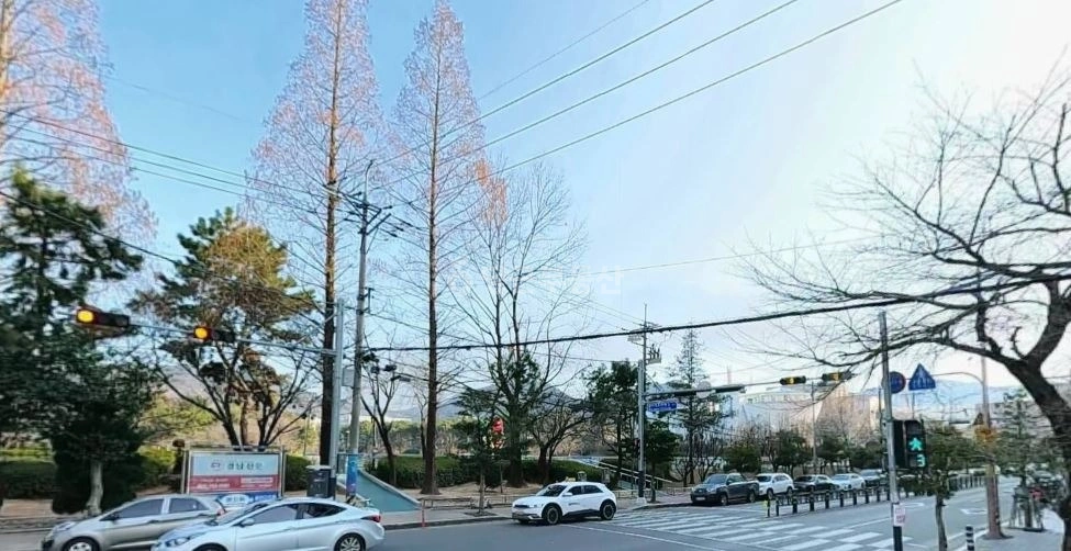 경상남도 창원시 성산구 용호동 상가 사진 1