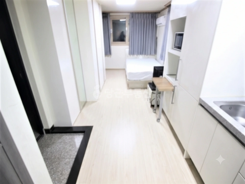 서울특별시 강남구 논현동 원룸 사진 1