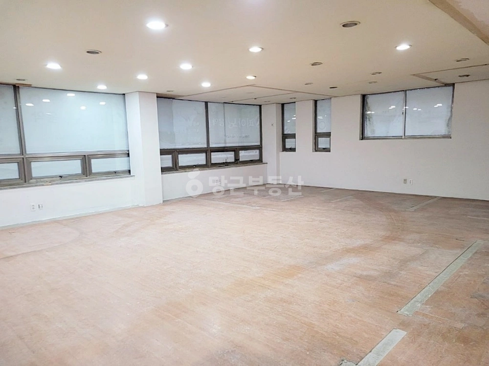 대구광역시 달서구 용산동 상가 사진 1