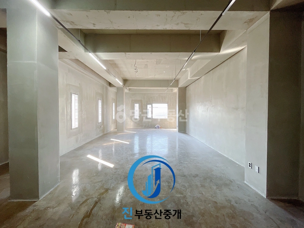 전남광주통합특별시 동구 동명동 상가 사진 1