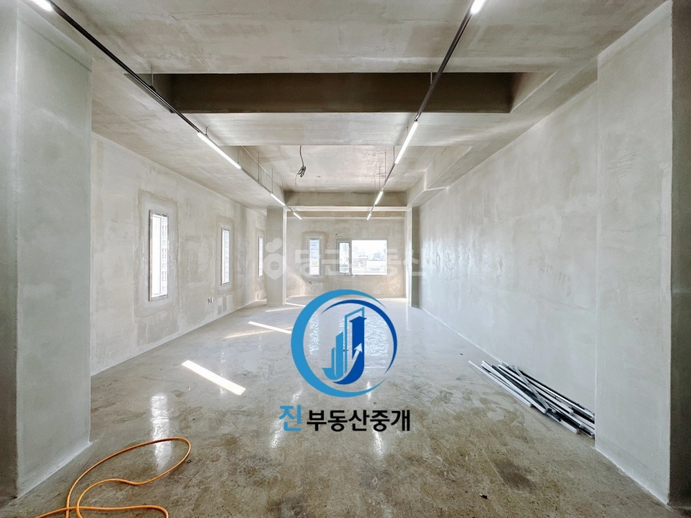 전남광주통합특별시 동구 동명동 상가 사진 1