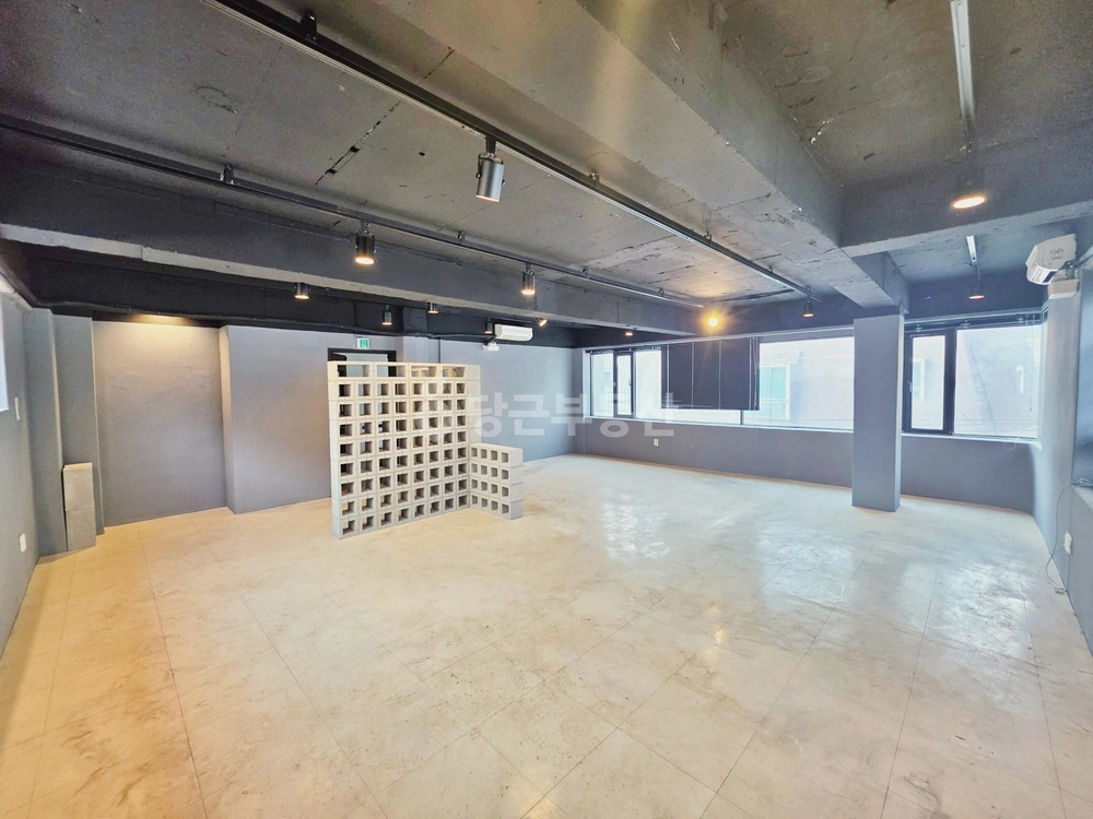 서울특별시 강남구 논현동 사무실 사진 1