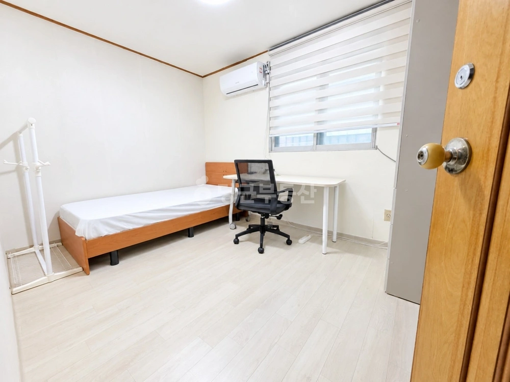 서울특별시 서대문구 창천동 원룸 사진 1