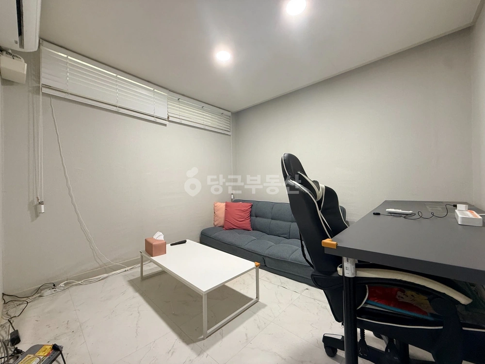 서울특별시 서대문구 창천동 원룸 사진 1