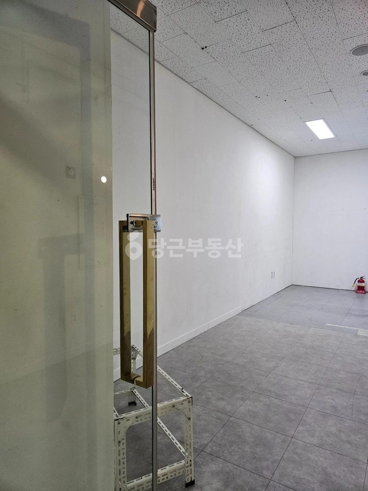 경기도 성남시 중원구 성남동 상가 사진 1