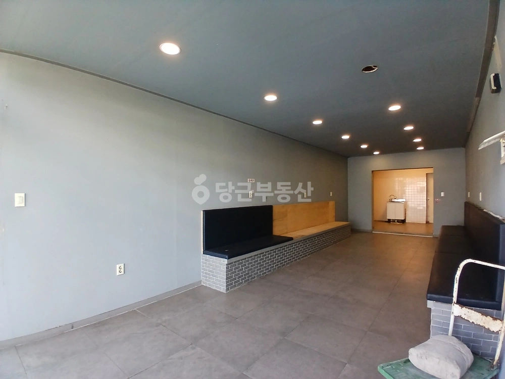 대전광역시 서구 월평동 상가 사진 1