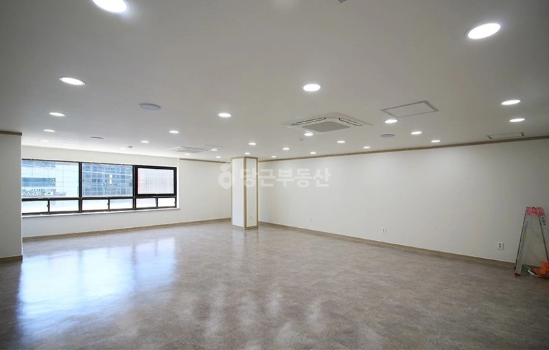 서울특별시 강남구 신사동 상가 사진 1