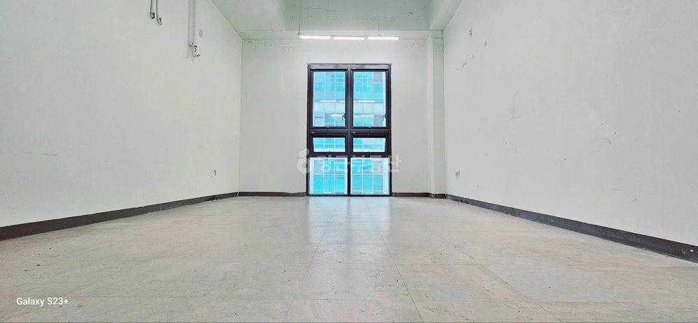 경기도 고양시 일산동구 장항동 사무실 사진 1