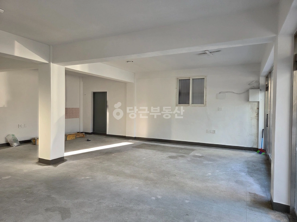 경기도 수원시 팔달구 우만동 상가 사진 1