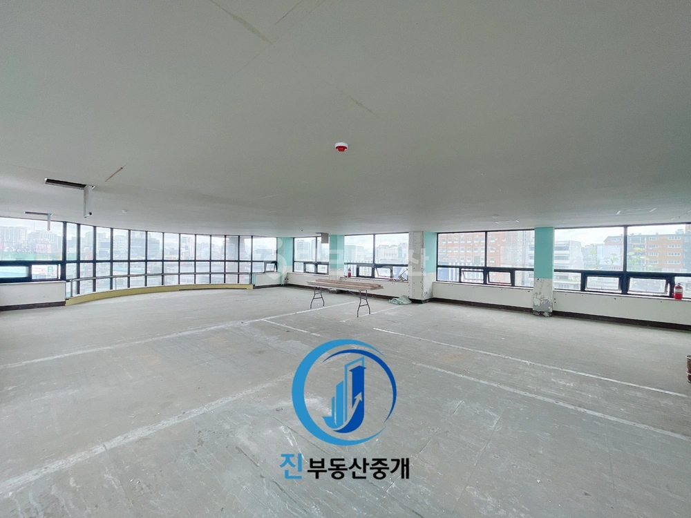 전남광주통합특별시 동구 동명동 상가 사진 1