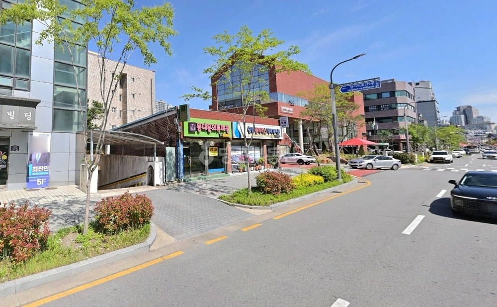경기도 수원시 팔달구 인계동 상가 사진 1