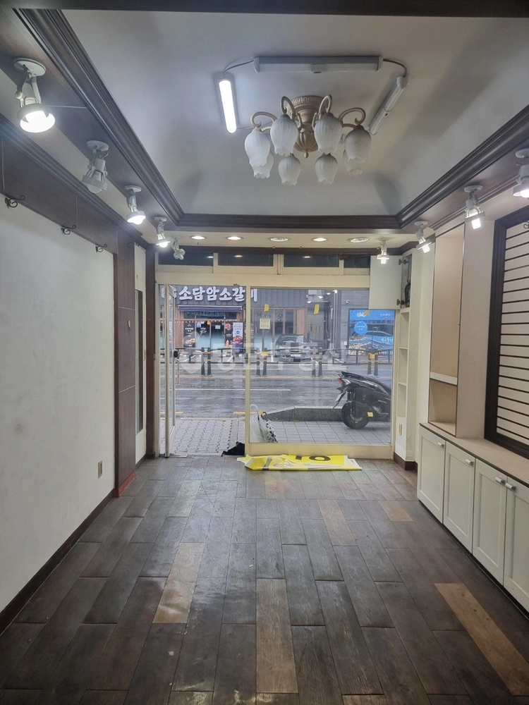 부산광역시 연제구 거제동 상가 사진 1