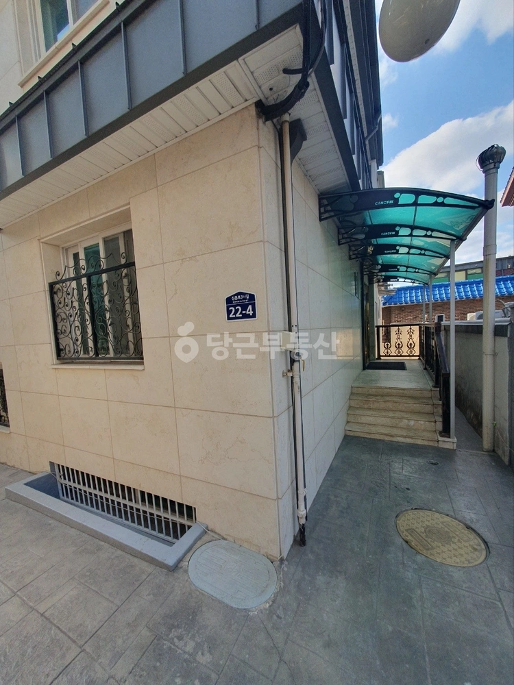 서울특별시 서대문구 창천동 원룸 사진 1