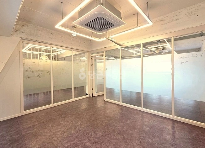 서울특별시 강남구 논현동 사무실 사진 1