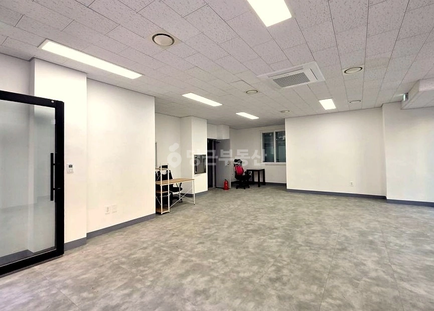 서울특별시 강남구 신사동 사무실 사진 1