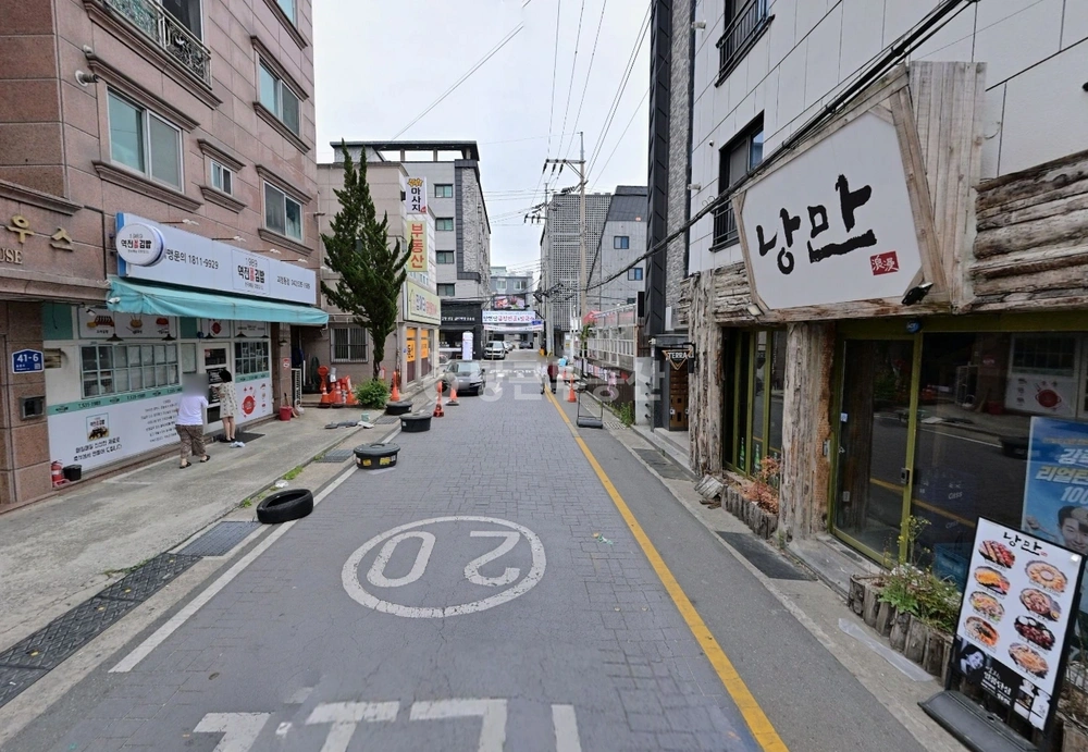 대전광역시 서구 괴정동 상가 사진 1