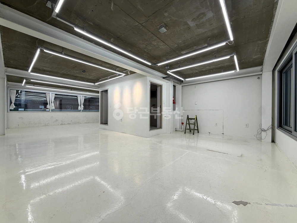 서울특별시 마포구 서교동 상가 사진 1