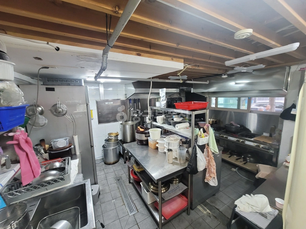 부산광역시 연제구 연산동 상가 사진 1