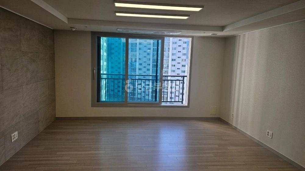 경기도 여주시 교동 아파트 사진 1