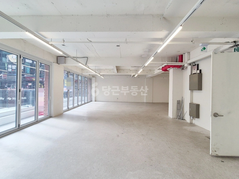 서울특별시 마포구 서교동 상가 사진 1