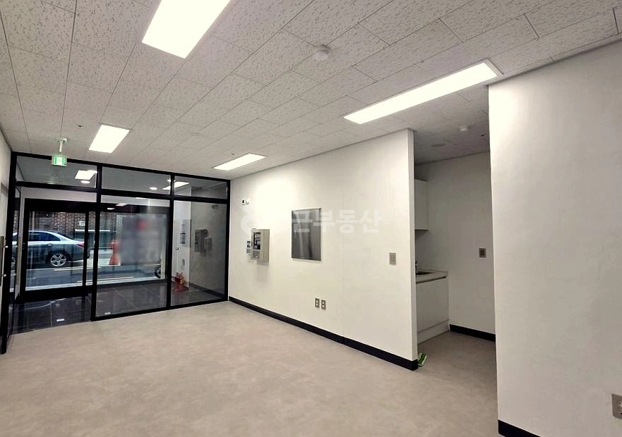 서울특별시 강남구 논현동 사무실 사진 1