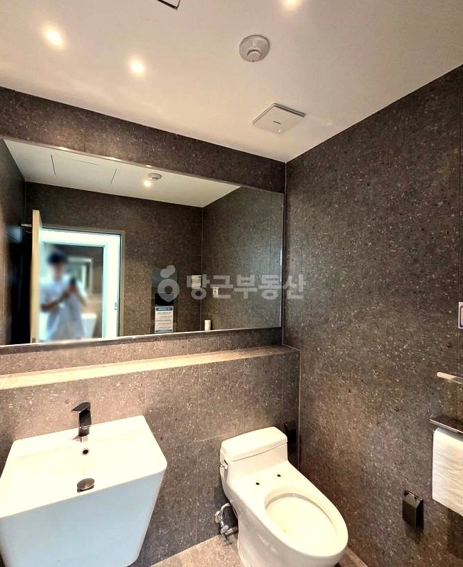 서울특별시 강남구 논현동 사무실 사진 1