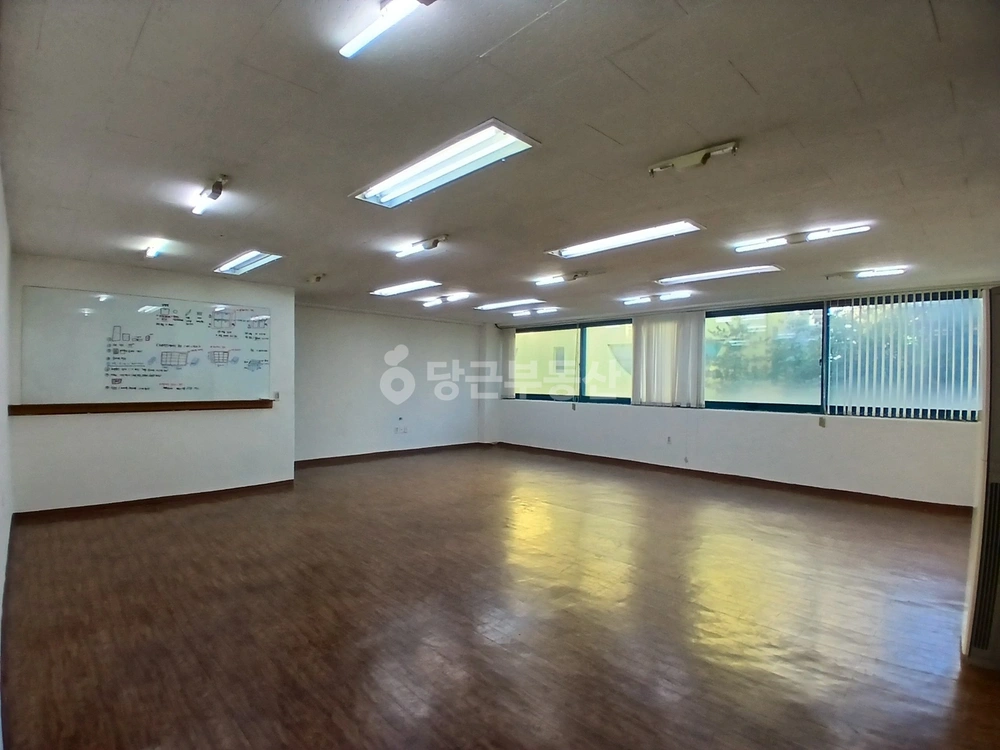 대전광역시 서구 월평동 상가 사진 1