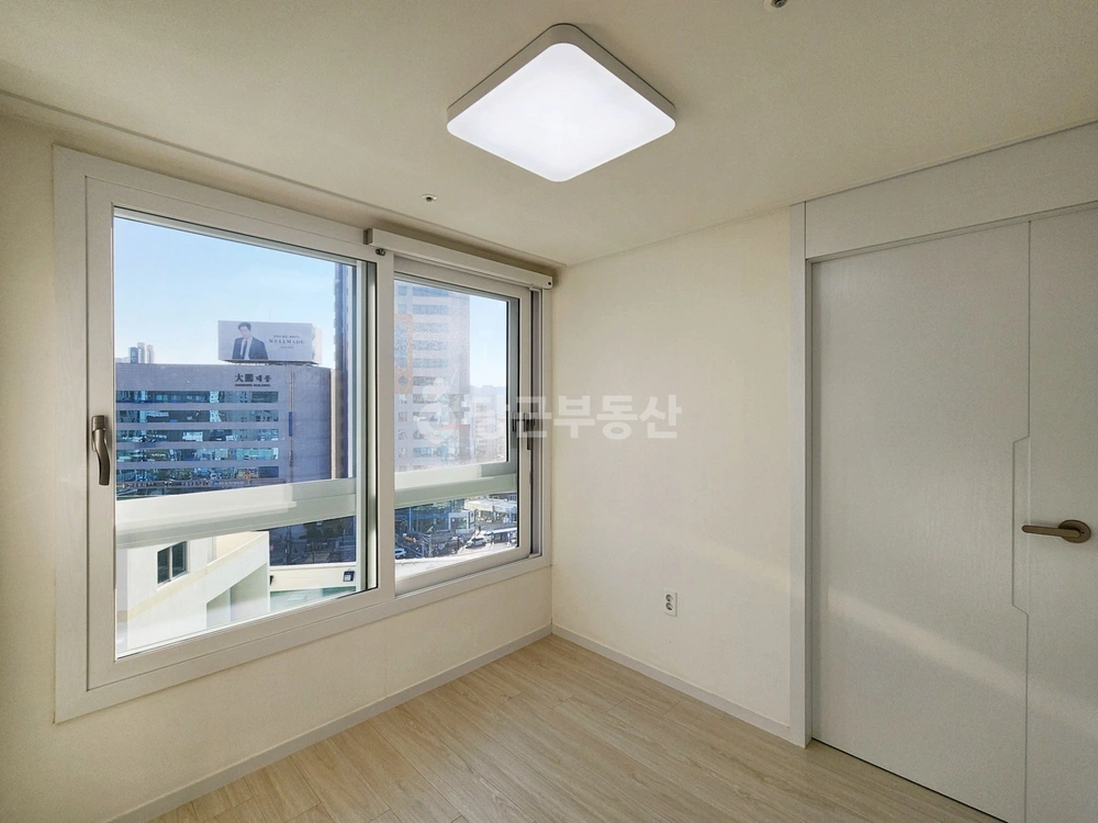 부산광역시 동래구 수안동 원룸 사진 1