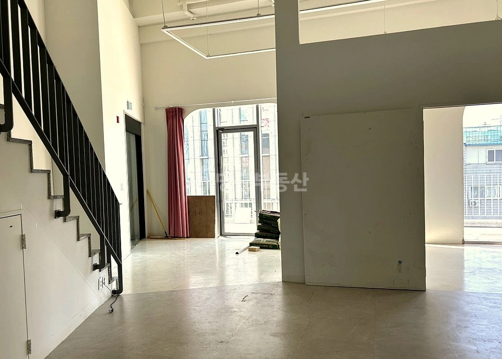 서울특별시 강남구 논현동 사무실 사진 1