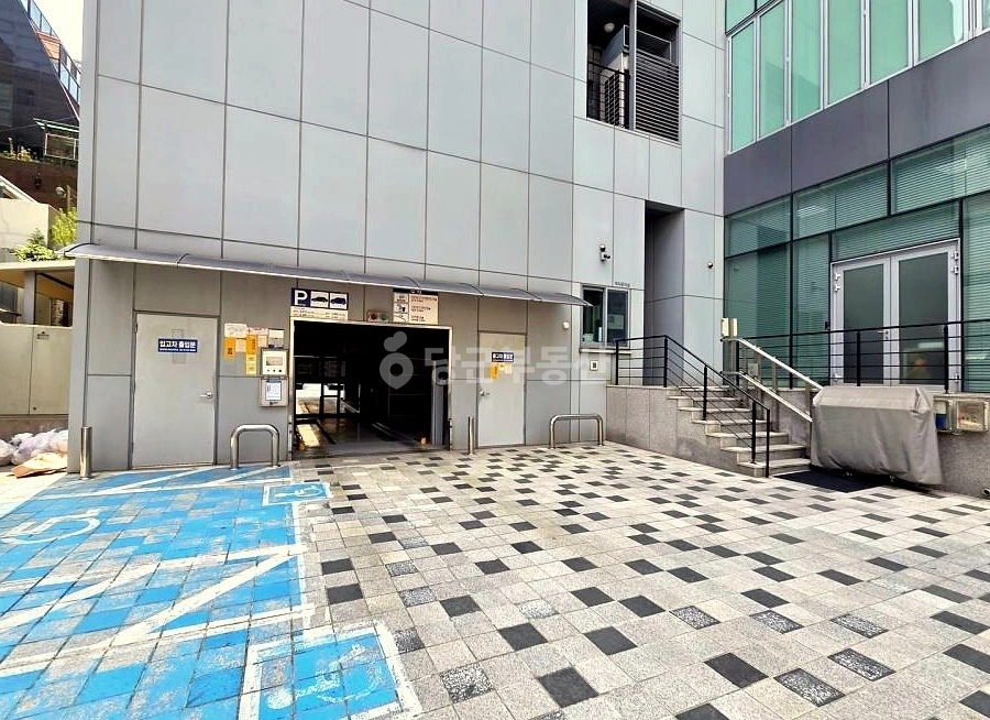 서울특별시 강남구 논현동 사무실 사진 1