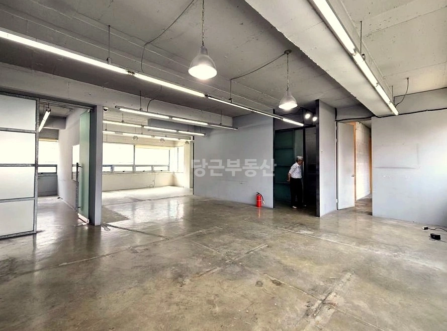 서울특별시 강남구 논현동 사무실 사진 1