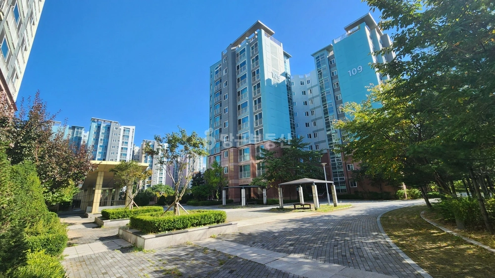 경기도 성남시 분당구 삼평동 아파트 사진 1