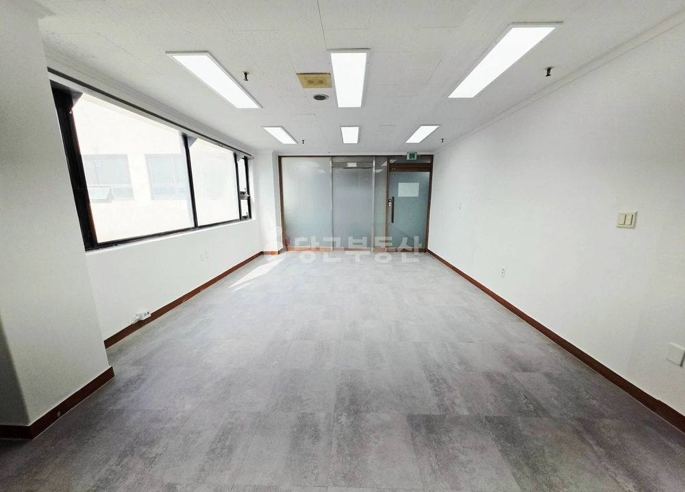 경기도 고양시 일산동구 장항동 사무실 사진 1