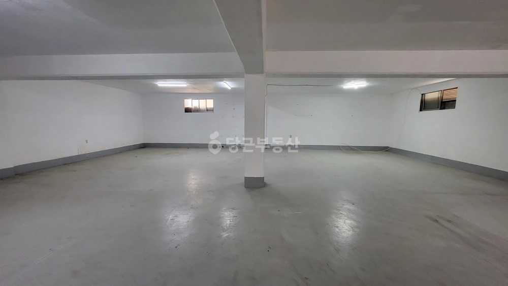경상남도 창원시 성산구 사파동 상가 사진 1