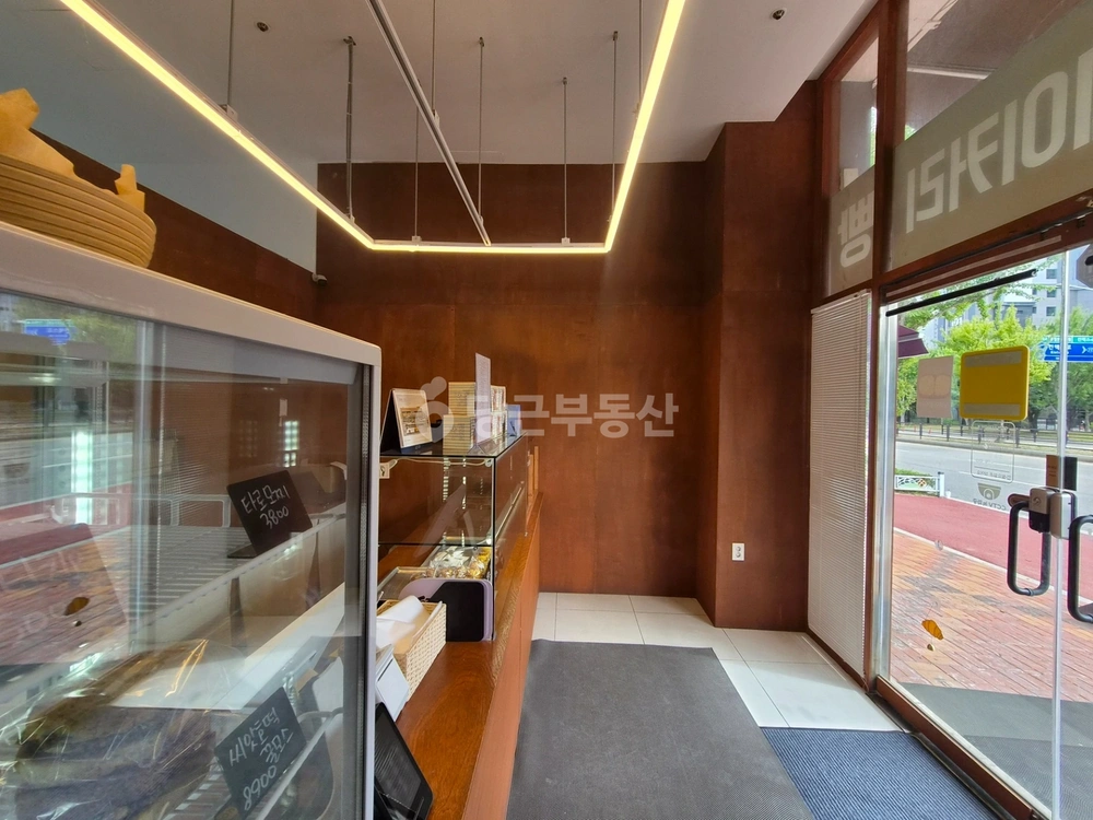 경기도 고양시 일산서구 대화동 상가 사진 1