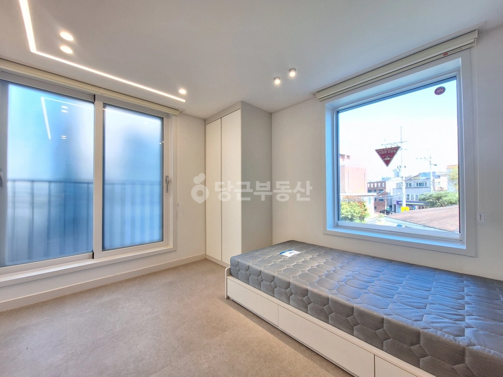 대전광역시 유성구 신성동 원룸 사진 1
