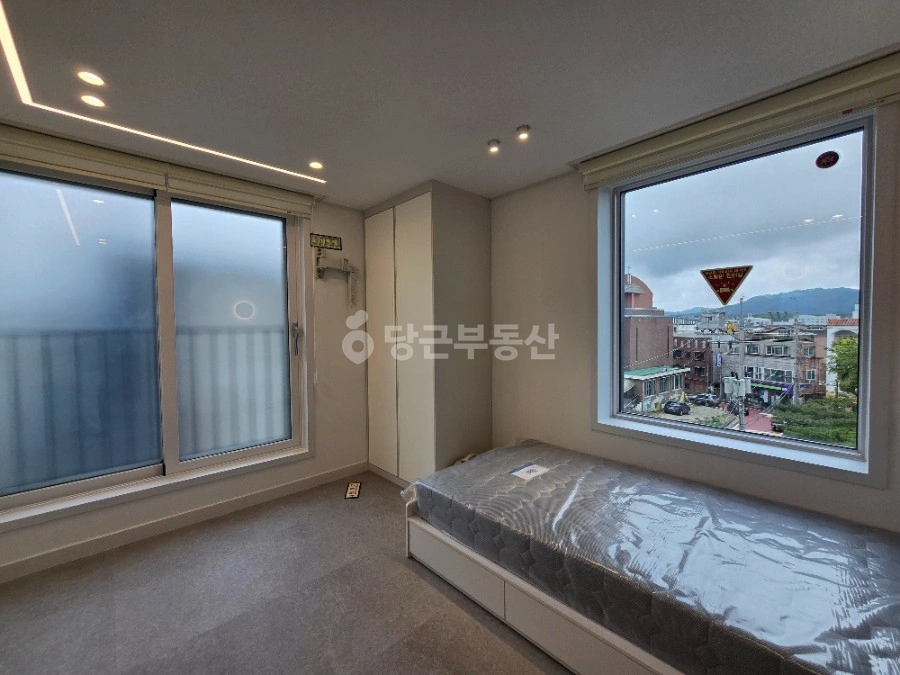 대전광역시 유성구 신성동 원룸 사진 1