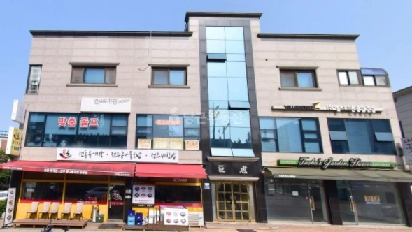 경기도 수원시 팔달구 우만동 상가 사진 1