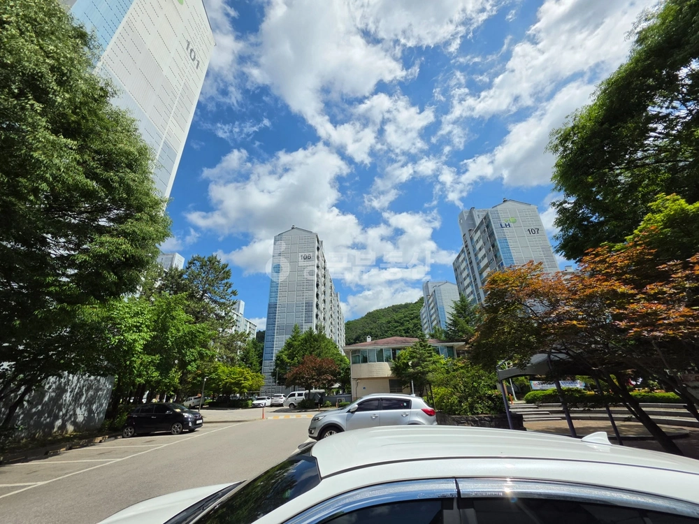 강원특별자치도 홍천군 홍천읍 아파트 사진 1