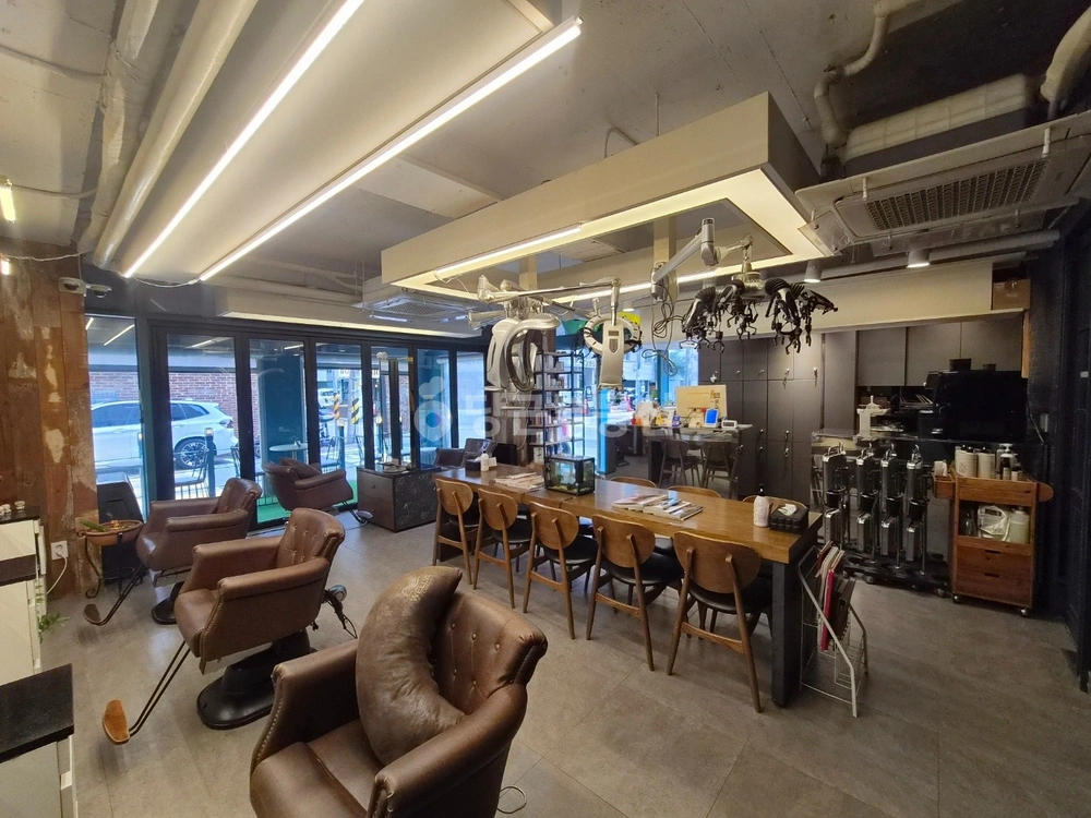 서울특별시 마포구 동교동 상가 사진 1