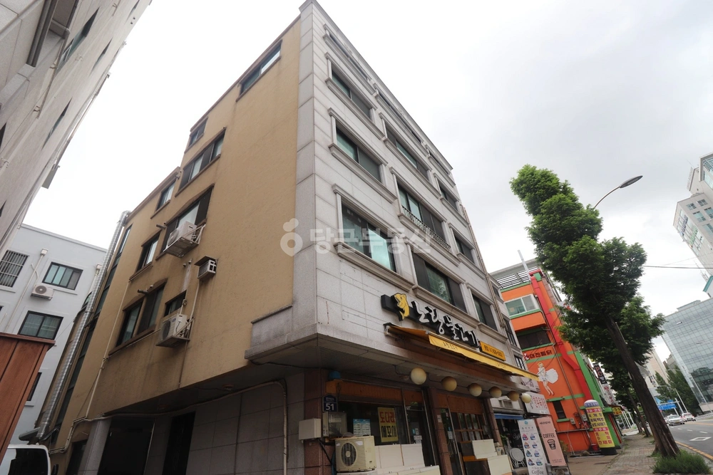 대전광역시 유성구 궁동 상가 사진 1