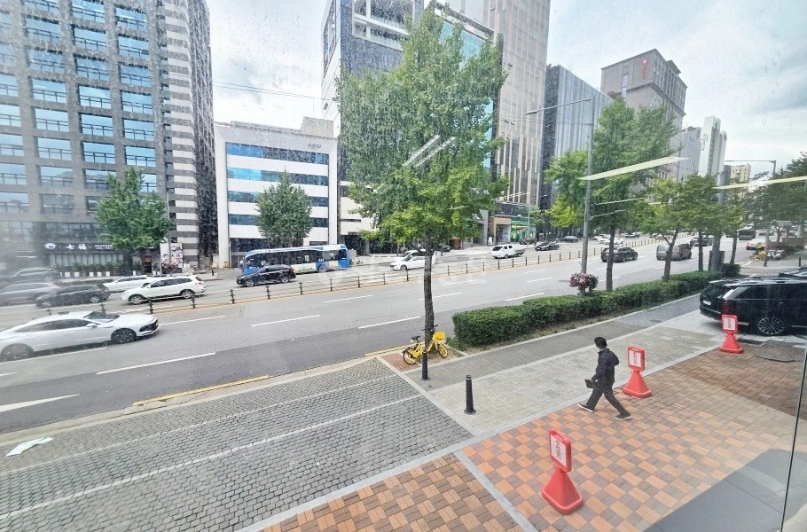 서울특별시 강남구 역삼동 상가 사진 1