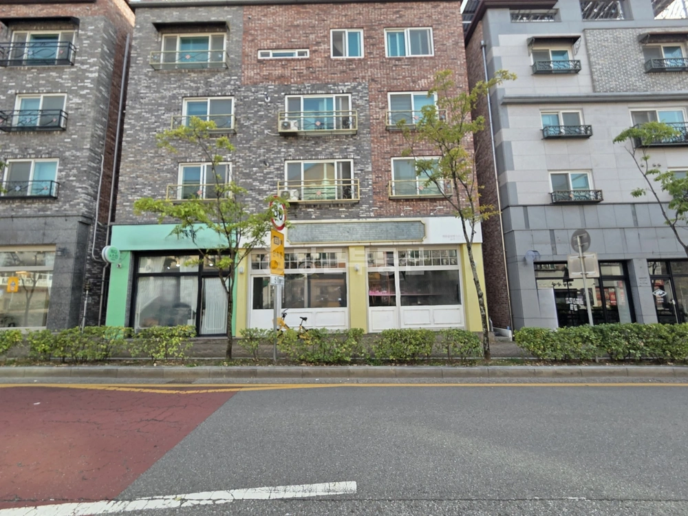 충청북도 청주시 청원구 율량동 상가 사진 1