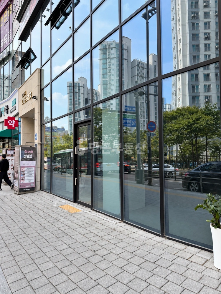 경기도 수원시 영통구 망포동 상가 사진 1