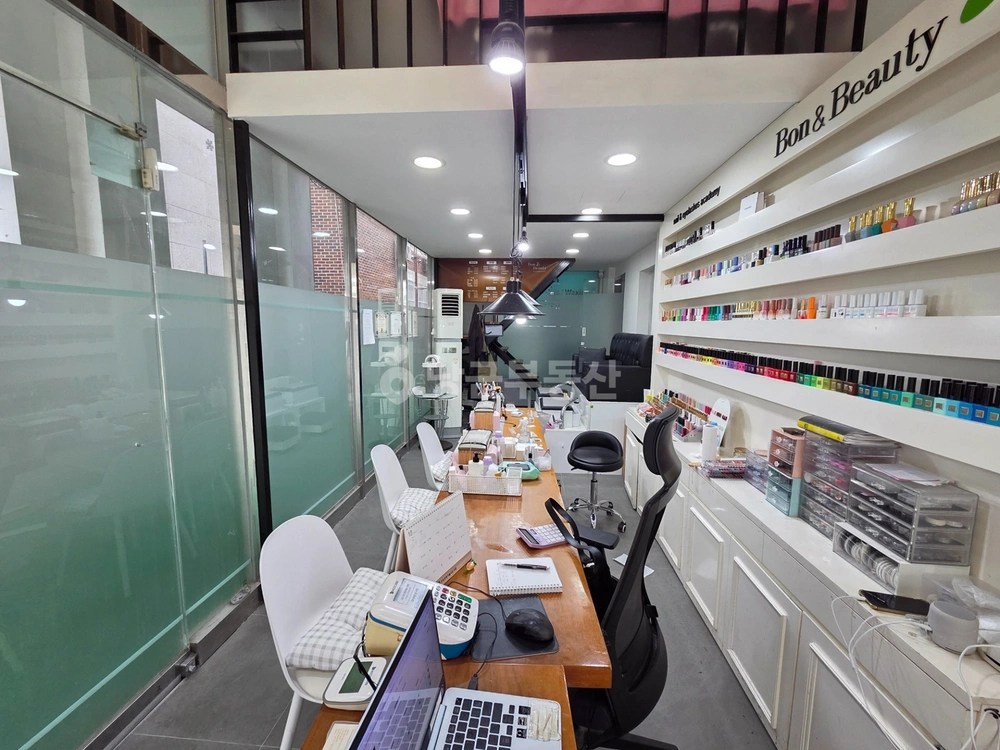 서울특별시 마포구 동교동 상가 사진 1