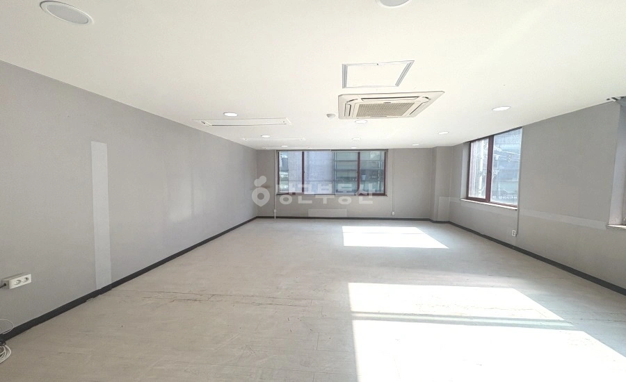 서울특별시 강남구 역삼동 상가 사진 1